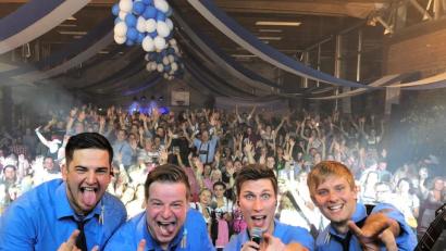 Archivbild: Rotzlöffl
Die "Rotzlöffl" sind mittlerweile alte Hasen im Geschäft mit der Bierzelt-Stimmung. Christoph Plank (Dritter von links) hat sich nun auch zur Diskussion um das Donaulied geäußert.