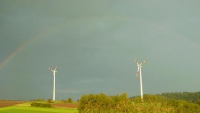 Bild: fjo
Ende des Jahres läuft die Betriebserlaubnis für die beiden ältesten Windräder in der Region aus. Die Betreiberfirma informiert am nächsten Wochenende über angedachte Alternativen.