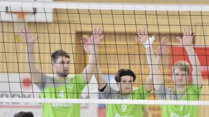 Bild: Archivbild: Ziegler
Nix zu tun am Netz: Wie hier die Volleyballer des VC Amberg, dürfen etliche andere Sportler nicht in die Halle.
