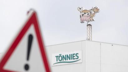 Bild: Friso Gentsch/dpa
Eine Produktionshalle des Fleischgiganten Tönnies in Rheda-Wiedenbrück. Das Werk wurde wegen eines Corona-Ausbruchs geschlossen.