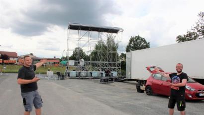 Bild: stg
Timo Traßl (rechts) und Christopher Szeri demonstrierten am Freitagmittag schon einmal, wo es ab Samstagnachmittag etwas zu sehen gibt.