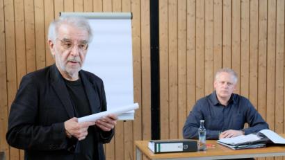 Bild: do
Auf 7,5 Millionen Euro schätzt Architekt Reinhard Bauer (links) die Kosten für den Neubau der Grund- und Teilmittelschule und der offenen Ganztagsschule