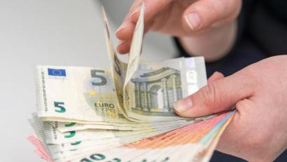 Bild: dpa
Einem Amberger Sportverein fehlen 5400 Euro in der Kasse. Der Verbleib des Geldes ist unklar.