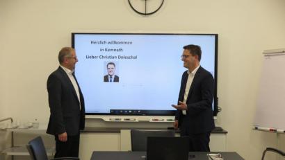 Bild: jzk
Zum Antrittsbesuch kam der neue Europaabgeordnete Christian Doleschal (rechts) zum neu gewählten Bürgermeister Roman Schäffler ins Kemnather Rathaus.