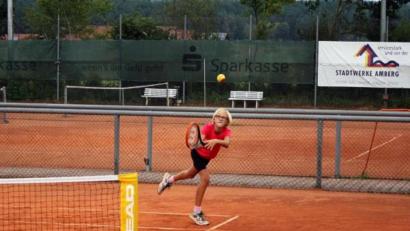Bild: hae
Tennis darf bei der DJK Ammersricht wieder gespielt werden. Jetzt kommen weitere Angebote hinzu. Bei schlechtem Wetter fallen die Sportstunden allerdings aus.
