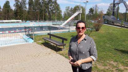 Bild: mte
Ilona Forster ist Vorsitzende des Schwimmvereins Weiden und klagt: Mit der Coronakrise kommen tägliche Vorwürfe und persönliche Angriffe gegen sie.