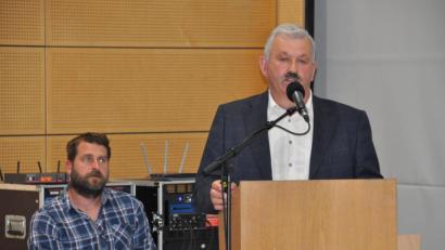 Bild: ak
sitzend Tobias Hofmann, stehend Reinhard Preißinger