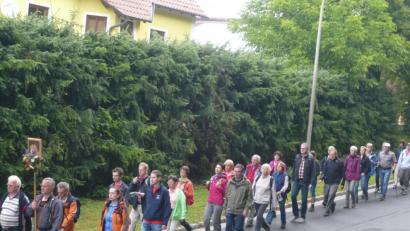 Bild: bk
Das pilgern auf den Amberger Mariahilfberg hat in Weiherhammer Tradition. Coronabedingt muss heuer die Fußwallfahrt nach Amberg ausfallen. Zum ersten Mal seit 1946.