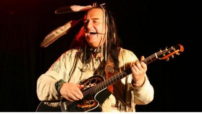 Bild: exb
Willy Michl wird 70 und gibt im Juli ein Konzert im Schafferhof. Ist das Wetter gut, tritt der Bluesbarde bei einem Open-Air auf. Und dann gibt es sogar noch Karten.