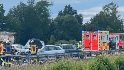 Bild: Völkl
Feuerwehr und Rettungsdienst wurden am Mittwoch zu einem Unfall auf die A 93 bei Pfreimd gerufen.