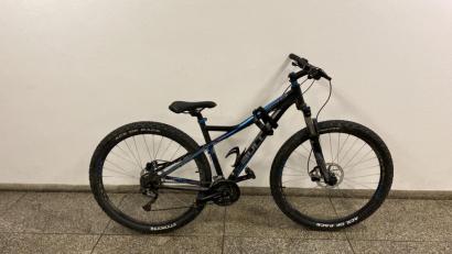 Bild: Polizei
Das gestohlene Fahrrad steht bei der Polizeiinspektion Amberg zum Abholen bereit.
