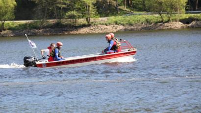 Bild: Michael Schmid/Kreiswasserwacht
Die Wasserwacht Amberg-Sulzbach auf dem Trausnitzer Stausee.