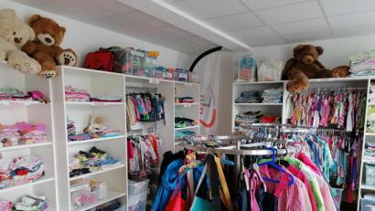 Bild: exb/Schwangerschaftsberatung Weiden
Junge Familien finden bei Carla Ausstattung für ihre Kinder.