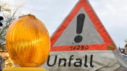 Symbolbild: Patrick Seeger/dpa
Beim Unfall in der Mooslohe entsteht ein Schaden von rund 15.000 Euro.