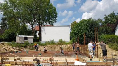 Bild: gi
Am ersten Arbeitsdienst am Samstag nahmen 15 Feuerwehrleute teil. Kommandant Peter Hartinger freute sich darüber sehr.