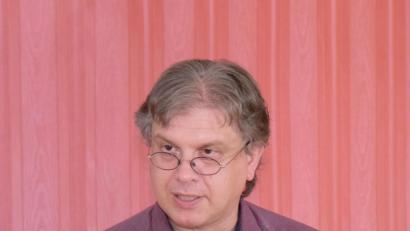 Bild: do
"Hobby-Historiker" und Buchautor Bernhard Weigl erzählt in Speinshart von einem Manteler, der unrühmlich Geschichte geschrieben hat: Franz Troglauer.