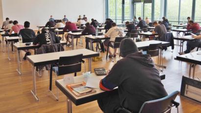 Bild: Bühner
27 Schreinerauszubildende sind im Prüfungsstress.