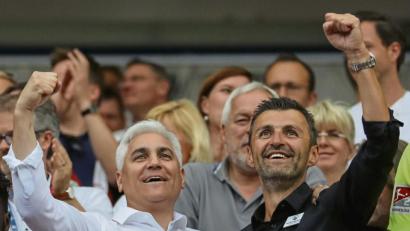 Bild: Daniel Karmann/dpa
Im Mai 2018 feierten Trainer Michael Köllner (rechts) und Sportvorstand Andreas Bornemann die Erstliga-Rückkehr des 1. FC Nürnberg. Der Trainer aus der Oberpfalz soll beim FC St. Pauli im Gespräch sein.