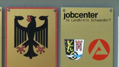 Symbolbild: Portner
Während die Arbeitslosigkeit im Bereich der Arbeitsagentur Oberviechtach im Juni nur leicht gestiegen ist, hat sich die Kräftenachfrage deutlich reduziert.