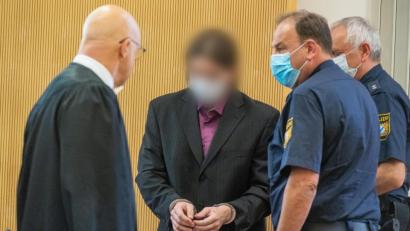 Bild: Armin Weigel/dpa
Acht Jahre nach dem mutmaßlichen Mord an Maria Baumer steht der ehemalige Verlobte des Opfers vor dem Regensburger Landgericht.