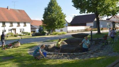 Bild: Johanna Beier
Fleißig waren die Mitglieder des Gartenbauvereins Muschenried im Einsatz.