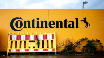 Archivbild: Hauke-Christian Dittrich/dpa
Ermittler prüfen, ob Zulieferer einen Mitverantwortung beim VW-Dieselskandal hatten. Nun gibt es Durchsuchungen bei Continental.