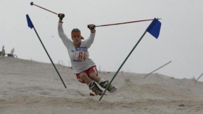 Bild: ref
Die Skiakrobaten machen Pause: Wie der SCMK Hirschau mitteilte, fällt die Sandski-Europameisterschaft heuer coronabedingt ersatzlos aus.