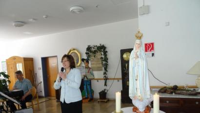Bild: Daniela Donhauser/exb
Sängerin Brigitte Traeger brachte die Madonna aus Fatima ins Marienheim