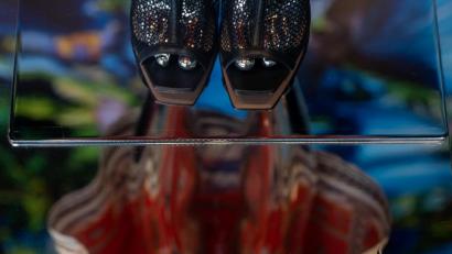 Bild: Sebastian Gollnow/dpa
Wer "Upskirting" betreibt muss ab Herbst mit härteren Strafen rechnen.