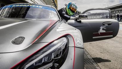 Bild: privat
Nicht so oft als geplant steigt Dominik Schraml in diesem Jahr in den AMG-Mercedes ein. Die Saison beginnt wesentlich später und es sind weniger Rennen. Aber der Altenstädter hofft trotzdem, mit seinem Partner Mario Hirsch möglichst viele Rennpunkte für die Meisterschaft einzufahren.