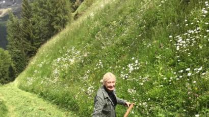 Bild: Privat/exb
Gabi Wittleben verbrachte zwei Wochen in den Südtiroler Bergen. Sie ging dort als ehrenamtliche Helferin einer Bauernfamilie bei der Bewirtschaftung des Hofes zur Hand.