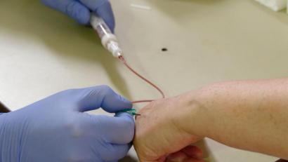 Bild: tr
Seit Montag wird im Landkreis Tirschenreuth an drei Standorten für die Corona-Antikörperstudie Blut abgezapft.