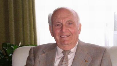 Bild: u
Willi Bösl wurde am 6. Juli 1920 in Hirschau als erstes Kind des Schuhmachermeisters Georg Bösl und seine Frau Margarete geboren. Knapp 26 Jahre (1958 bis 1984) diente er seiner Vaterstadt als Bürgermeister.