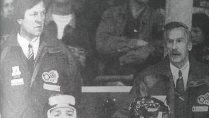 Bild: tk
Farbfotos in der Amberger Zeitung? Im März 1996 war alles noch schwarz-weiß. Wie diese Aufnahme von Bundestrainer George Kingston (rechts) und seinem Assistenten – keinem Geringeren als Erich Kühnhackl.