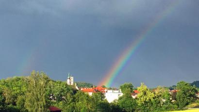 Bild: Regina Royer
Regenbogen trifft auf die Sulzbacher Altstadt.