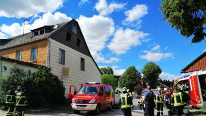 Bild: anv
Im Ortskern von Mitterlangau (Oberviechtach) hat das ehemalige Gasthaus Zur Murach gebrannt.
