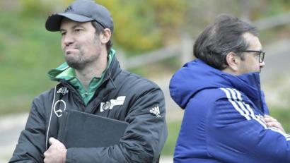 Bild: Hubert Ziegler
Der zu Saisonende auslaufende Vertrag zwischen Trainer Dominik Haußner (links) und der DJK Ammerthal wird nicht verlängert. Das teilte DJK-Sportvorstand Stefan Badura (rechts) am Donnerstag mit.