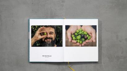 Bild:  Büro Wilhelm Verlag 
Den Oliven und dem Olivenöl-Produzenten Pep Olivellas widmet das Fotografen-Ehepaar Feig ein ganz besonderes Augenmerk.