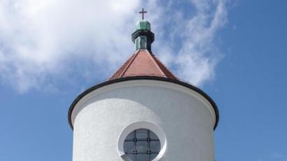 Bild: exb
Das Hauptportal der ehemaligen Augustinerkirche in der Bismarckstraße, dem neuen Standort des Caritas-Sozialzentrums in Weiden.