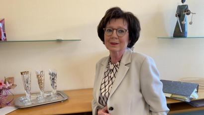 Bild: Eichl
Elisabeth Merk in ihrem Büro, in dem sie in den nächsten Wochen immer noch tageweise vorbeischaut, um die Kollegen nicht ganz allein zu lassen mit den Fällen, die sie zurücklassen muss.