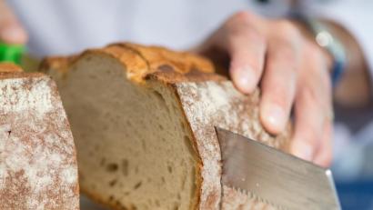 Bild: Patrick Seeger/dpa
Beim Frühstück denkt Wolfgang Ruppert nach.