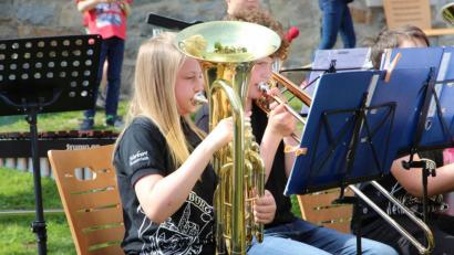 Bild: bph
Interessenten können bei der Jugendblaskapelle auch das Musizieren mit dem Euphonium lernen. Für den neuen Ausbildungsabschnitt "Bläserklasse 2020" kann man sich ab sofort anmelden. Unterrichtsbeginn ist im neuen Schuljahr 2020/21 voraussichtlich ab Mitte Oktober.