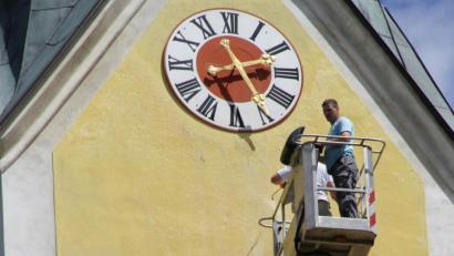 Bild: boj
In luftiger Höhe säuberten Thomas Pirzer und Alois Fronhofer den Kirchturm.