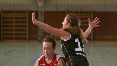 Bild: Tobias Schwarzmeier
Trotz Saisonabbruch. Die DJK-Basketballerinnen steigen nach ihrem Meistertitel in die BOL Oberpfalz/Mittelfranken auf. Dort war Neustadt zuletzt 2009 vertreten.