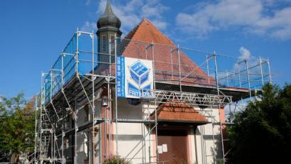 Bild: do
Die Baugerüste an der Vorbacher Filialkirche St. Anna künden von einer größeren Baumaßnahme.