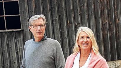 Bild: ld
Raphaela Ackermann, Fernseh-Moderatorin und Schwester von Thomas Gottschalk war am Wochenende auf Einladung von Alexander Büscher Gast auf dem Goetz-Areal in Brand. Sie ist gerne bereit, ein Film-Projekt zu unterstützen und würde dabei die Moderation übernehmen.