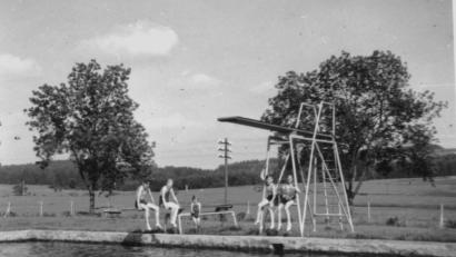 Archivbild: weu
Das alte Freibad auf dem heutigen THW-Gelände hatte in den 1950er Jahren sogar ein Dreimeter-Sprungbrett. Allerdings hatte das Wasser nicht mehr als 18 Grad, und manchmal tauchten auch Blutegel auf.