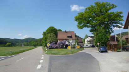 Bild: Hans-Peter Schmucker, ALE Oberpfalz/exb
Ortseinfahrt nach Unterachtel.