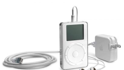 Bild: Apple Inc./dpa
Der erste iPod, den der damalige Apple-Chef Steve Jobs am 23. Oktober 2001 vorgestellt hat, enthielt eine 5-Gigabyte-Festplatte und konnte dank MP3-Komprimierung rund 1000 Musikstücke speichern.