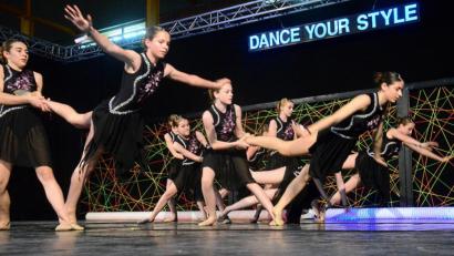 Archivbild: Kunz
Vollen Körpereinsatz zeigten die Teilnehmer 2019, als der "Dance your Style"-Contest erstmals in der Mehrzweckhalle über die Bühne ging (im Bild die Tanzschule "Expressia Juniors"). In diesem Jahr muss der Wettbewerb wegen der Corona-Beschränkungen online stattfinden.